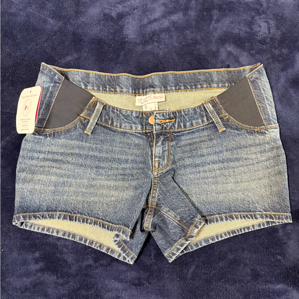 Isabel Maternity by Ingrid & Isabel Blue Denim Shorts with Elastic Panels (NWT)